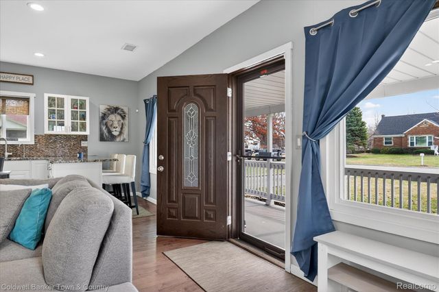 29204 Bretton Street, Livonia, MI 48152