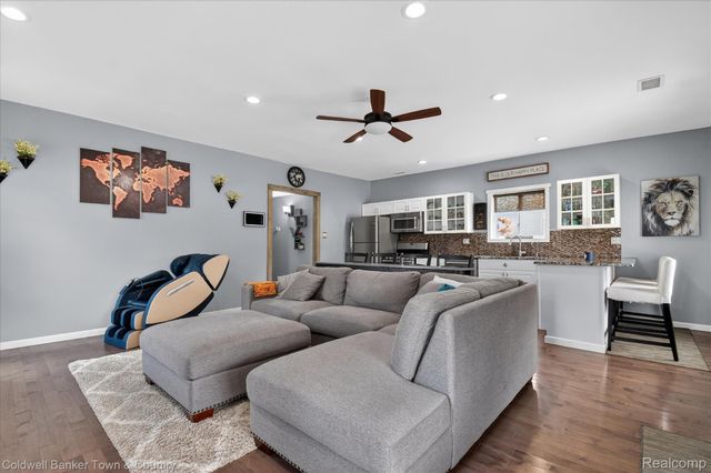 29204 Bretton Street, Livonia, MI 48152