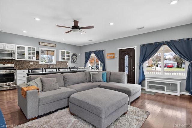 29204 Bretton Street, Livonia, MI 48152