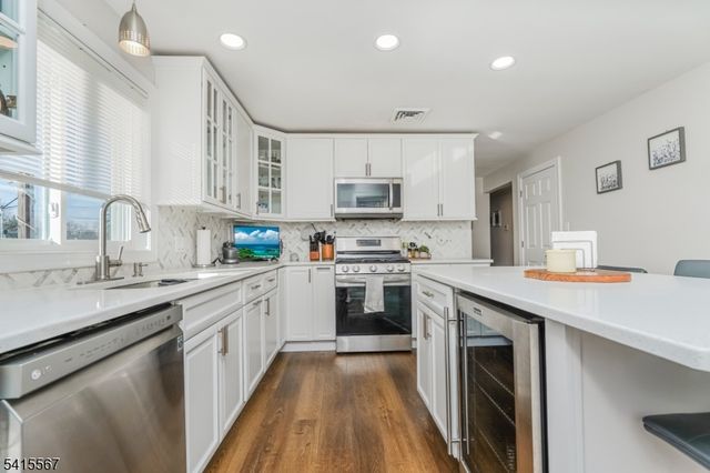 704 Huff Ave, Manville Boro, NJ 08835