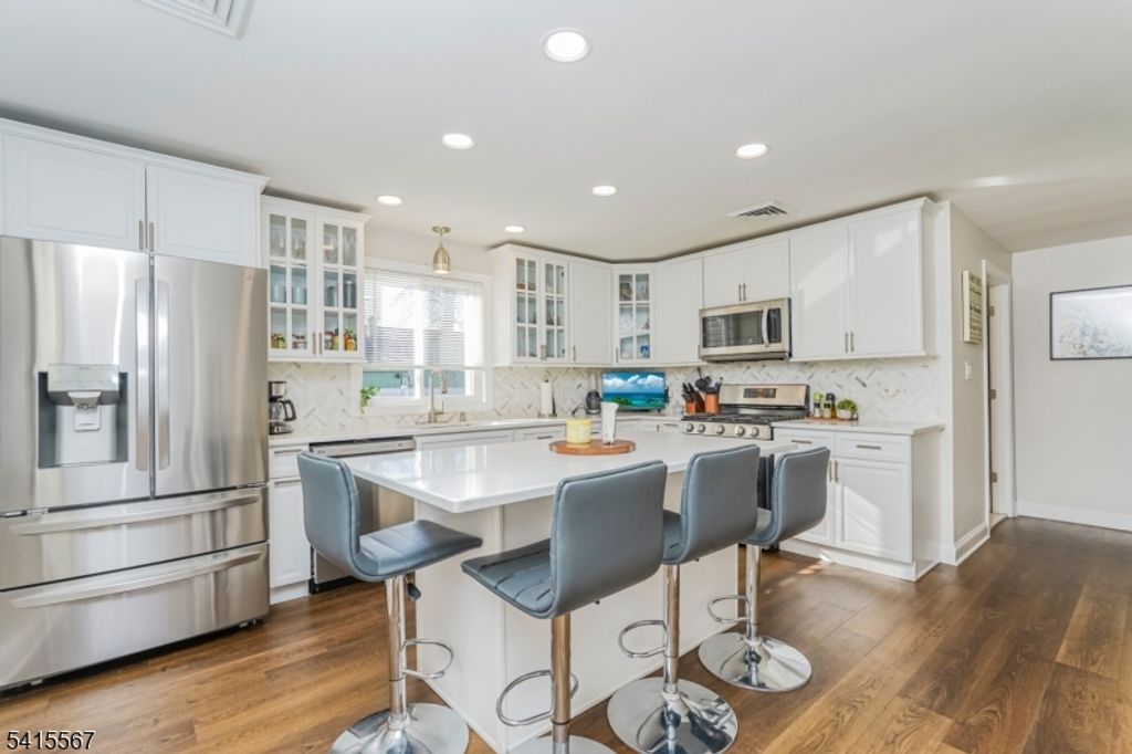 704 Huff Ave, Manville Boro, NJ 08835