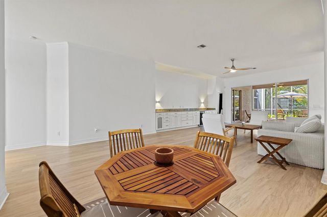 121 AMORA AVENUE, Venice, FL 34285