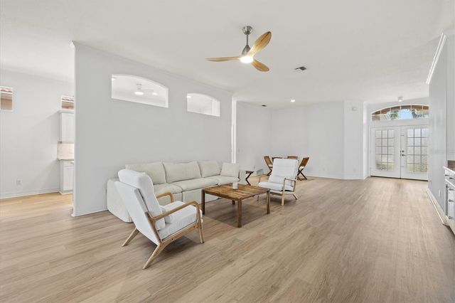 121 AMORA AVENUE, Venice, FL 34285