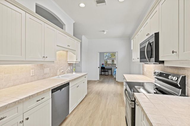 121 AMORA AVENUE, Venice, FL 34285