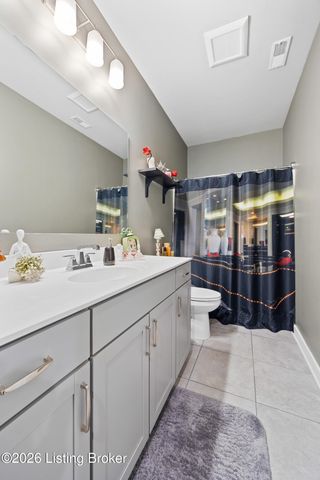 8819 Sanctuary Ln, Louisville, KY 40291