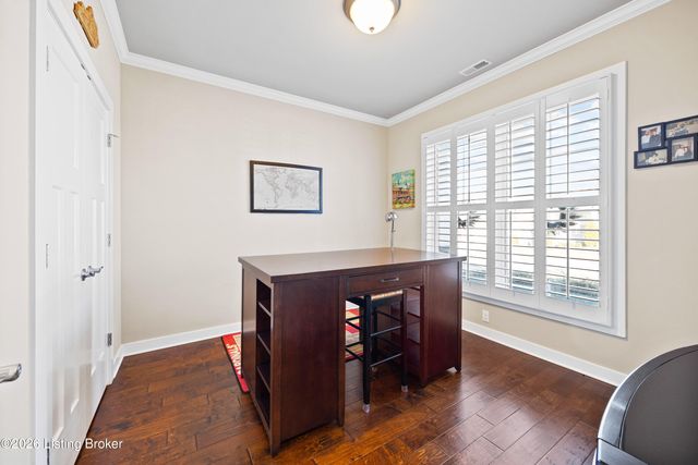 8819 Sanctuary Ln, Louisville, KY 40291