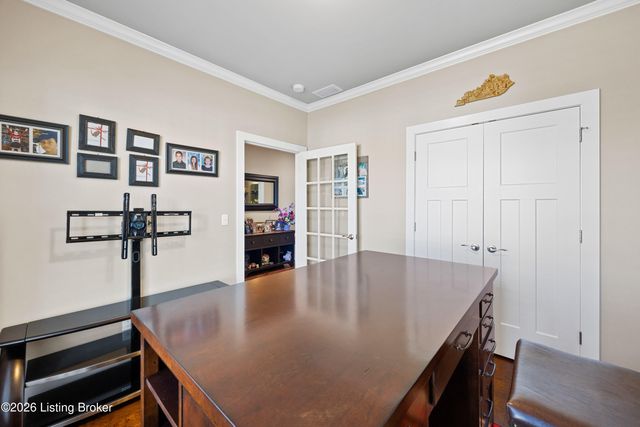 8819 Sanctuary Ln, Louisville, KY 40291