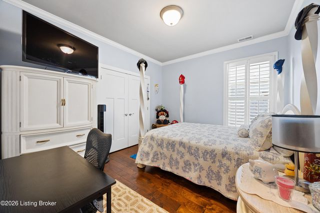 8819 Sanctuary Ln, Louisville, KY 40291