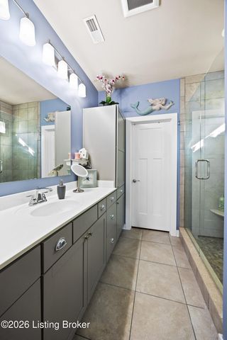 8819 Sanctuary Ln, Louisville, KY 40291