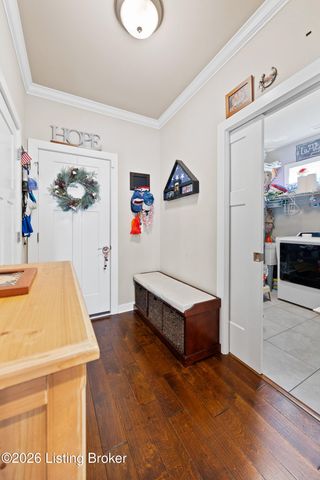 8819 Sanctuary Ln, Louisville, KY 40291