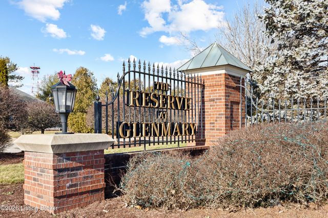 8819 Sanctuary Ln, Louisville, KY 40291