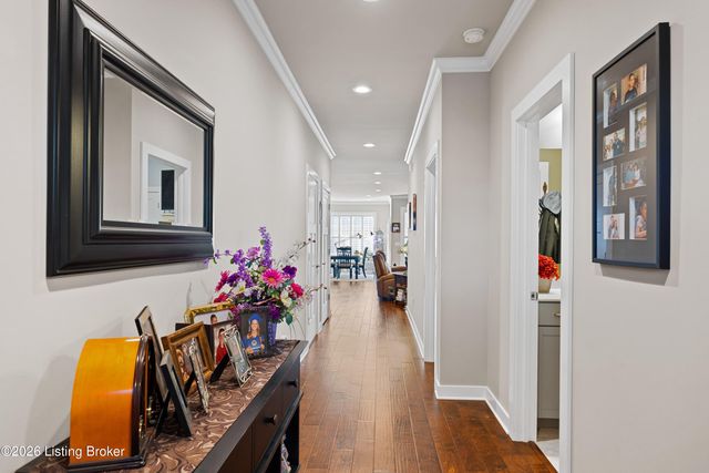 8819 Sanctuary Ln, Louisville, KY 40291