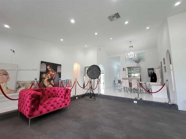 270 SE 7th St 270, Dania Beach, FL 33004