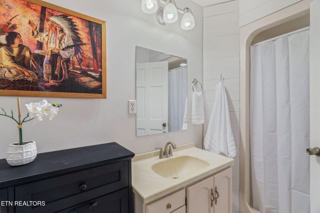 209 Strawberry Lane, Caryville, TN 37714