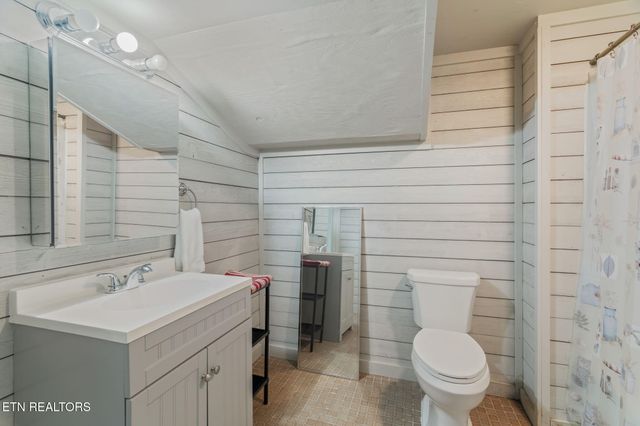 209 Strawberry Lane, Caryville, TN 37714