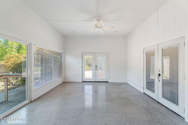 209 Strawberry Lane, Caryville, TN 37714