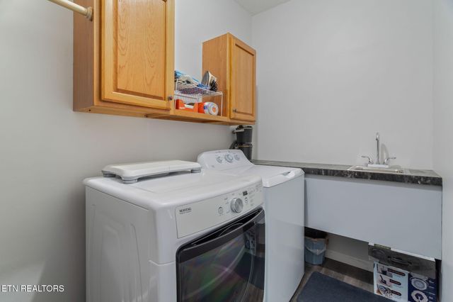 209 Strawberry Lane, Caryville, TN 37714