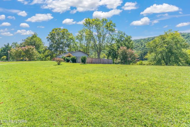 209 Strawberry Lane, Caryville, TN 37714
