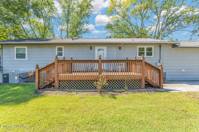 209 Strawberry Lane, Caryville, TN 37714