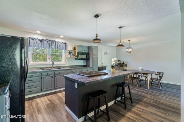 209 Strawberry Lane, Caryville, TN 37714