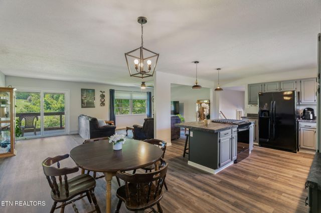 209 Strawberry Lane, Caryville, TN 37714