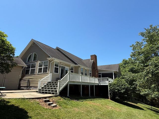 77 Settawig Trace, Brasstown, NC 28902