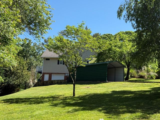 77 Settawig Trace, Brasstown, NC 28902
