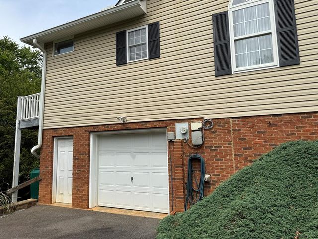 77 Settawig Trace, Brasstown, NC 28902