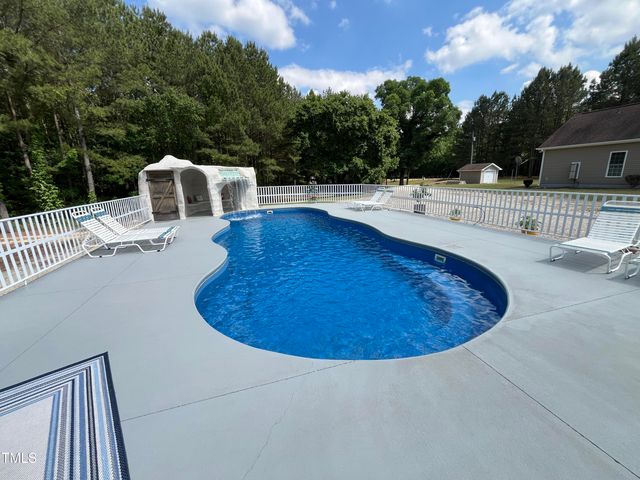 2483 Mcneill Hobbs Road, Bunnlevel, NC 28323