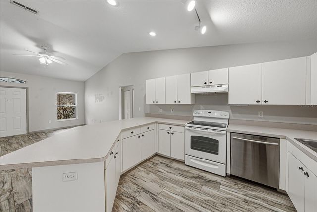 4752 TIMBER WAY, Zephyrhills, FL 33542