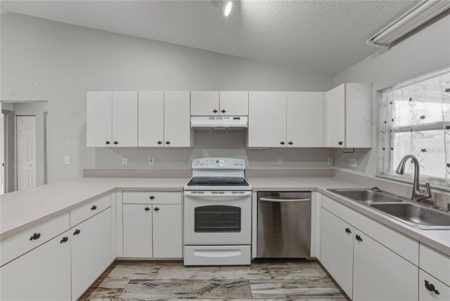 4752 TIMBER WAY, Zephyrhills, FL 33542