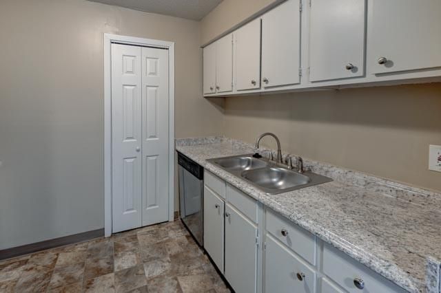 4157 Roanoke Road 12, Kansas City, MO 64111