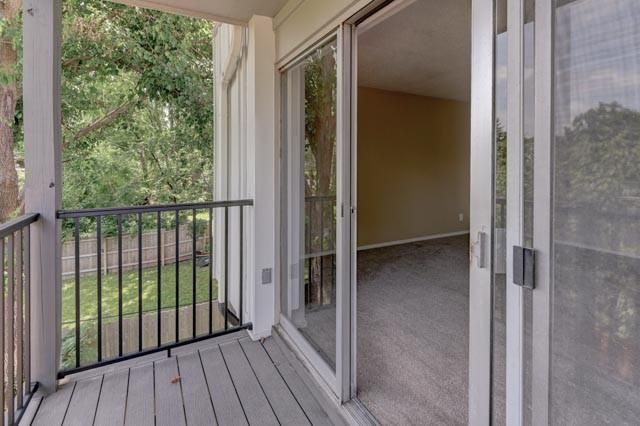 4157 Roanoke Road 12, Kansas City, MO 64111