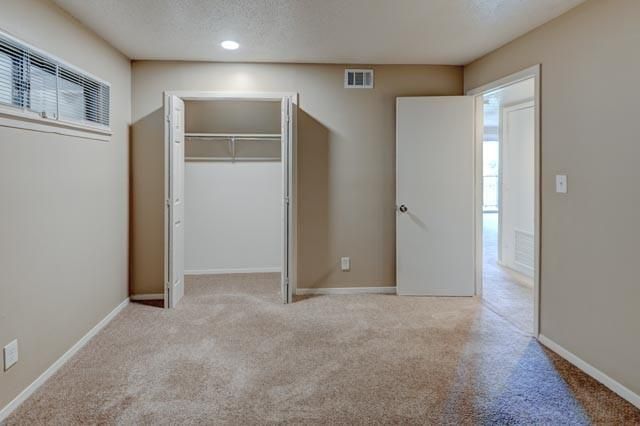 4157 Roanoke Road 12, Kansas City, MO 64111