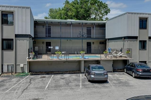 4157 Roanoke Road 12, Kansas City, MO 64111