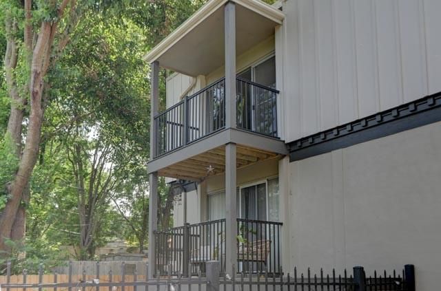 4157 Roanoke Road 12, Kansas City, MO 64111