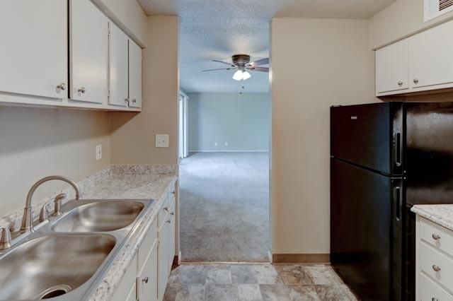 4157 Roanoke Road 12, Kansas City, MO 64111