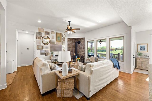 15635 Lovers Lane, Excelsior Springs, MO 64024