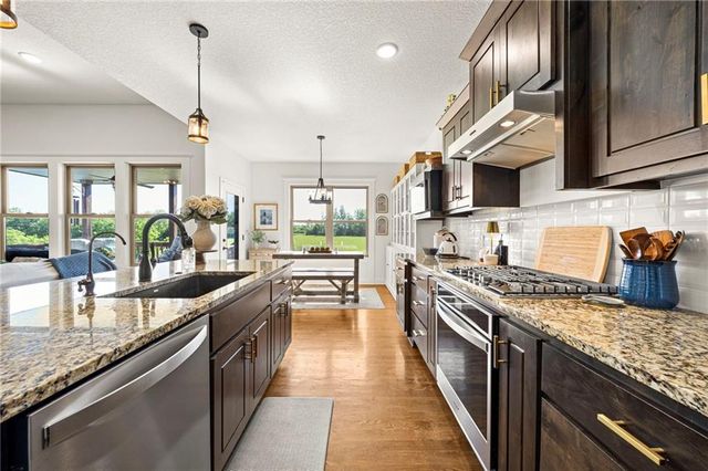 15635 Lovers Lane, Excelsior Springs, MO 64024
