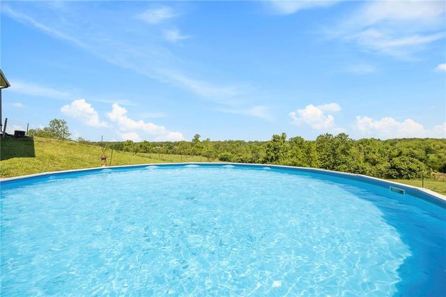 15635 Lovers Lane, Excelsior Springs, MO 64024