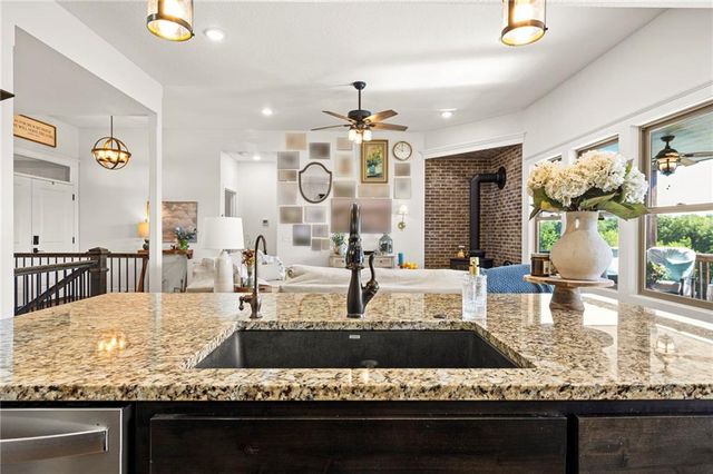 15635 Lovers Lane, Excelsior Springs, MO 64024