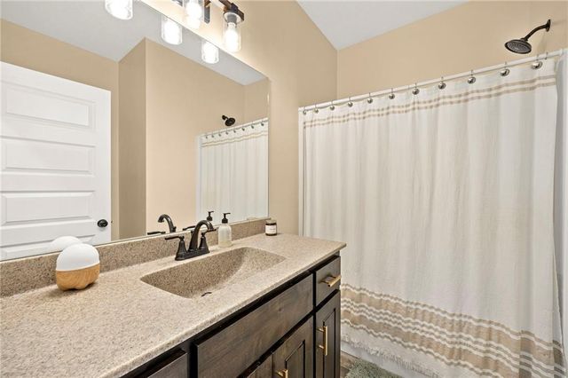 15635 Lovers Lane, Excelsior Springs, MO 64024
