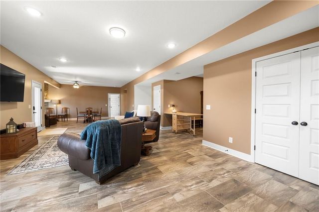 15635 Lovers Lane, Excelsior Springs, MO 64024