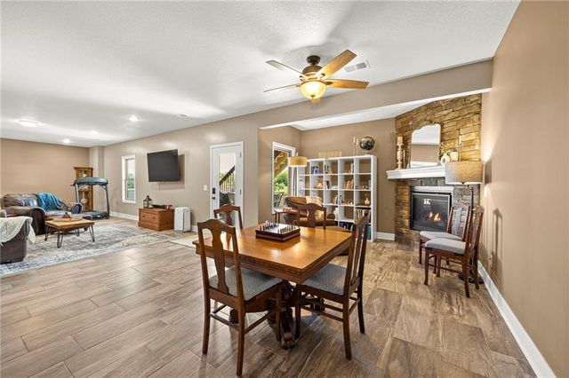 15635 Lovers Lane, Excelsior Springs, MO 64024
