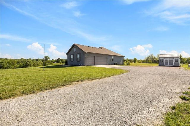 15635 Lovers Lane, Excelsior Springs, MO 64024