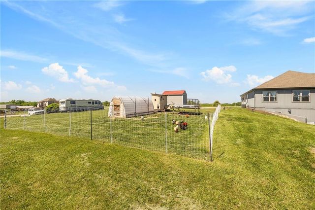 15635 Lovers Lane, Excelsior Springs, MO 64024