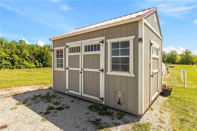 15635 Lovers Lane, Excelsior Springs, MO 64024