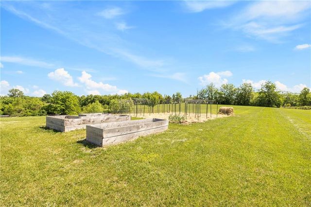 15635 Lovers Lane, Excelsior Springs, MO 64024