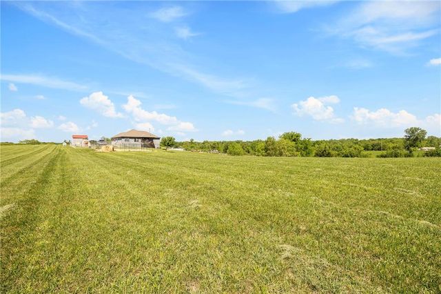 15635 Lovers Lane, Excelsior Springs, MO 64024