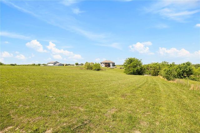 15635 Lovers Lane, Excelsior Springs, MO 64024